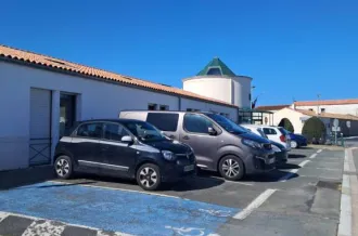 Parking de l'école maternelle_Dolus-d'Oléron