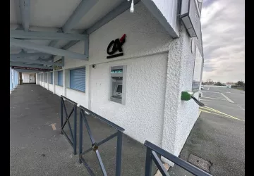 Parking derrière le marché_La Brée-les-Bains